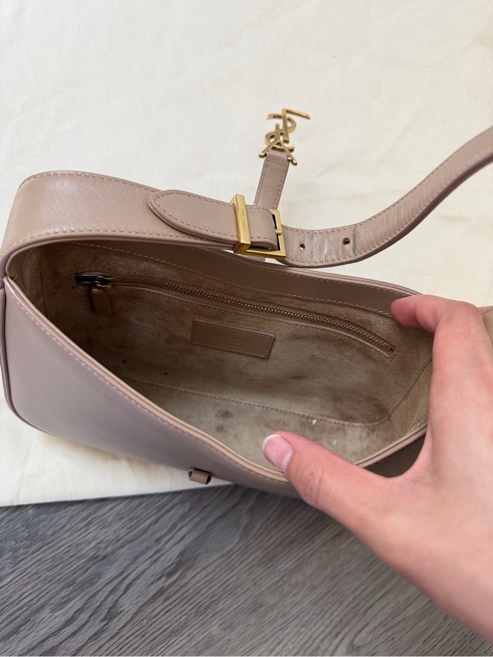 SAINT LAURENT LE 5 A 7 HOBO BAG - Picture 14 of 16